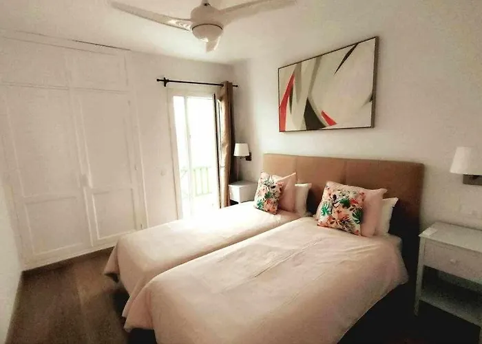 * * Costa Guacimeta * *